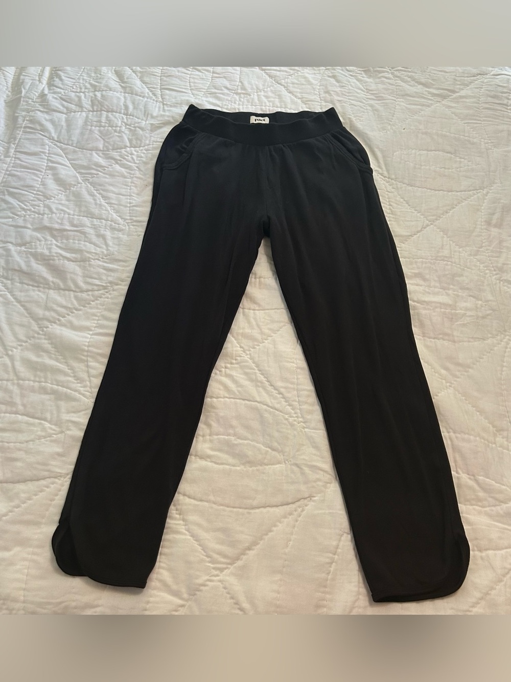 Pact Airplane Tulip Hem Pant Womens M Black Knit Cropped Travel Comfy Stretch